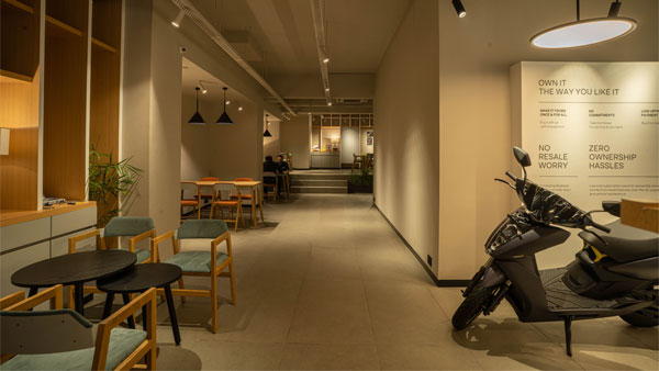 Ather Dealership In Mumbai: एथर एनर्जी ने मुंबई में अपना डीलरशिप खोला, इलेक्ट्रिक स्कूटर की डिलीवरी हुई शुरू