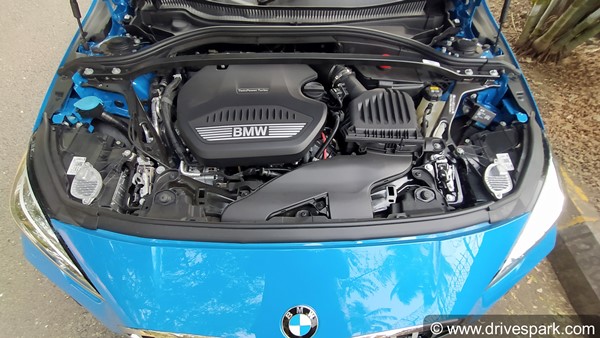 All-New BMW 2 Series Gran Coupe Review In Hindi: बीएमडब्ल्यू 2 सीरिज ग्रैन कूपे रिव्यू: ड्राइविंग, माइलेज, फीचर्स, वैरिएंट जानकारी