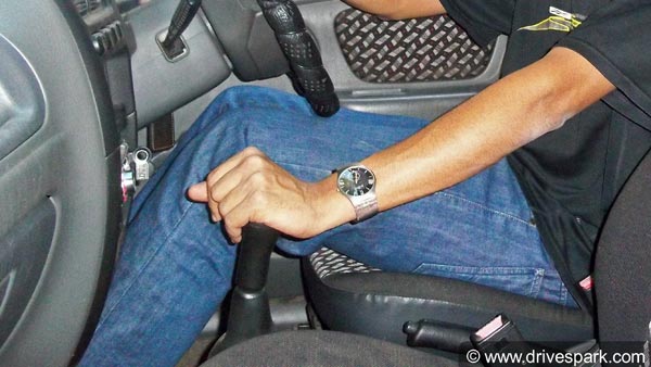 Car Mileage Reduce Cause: अगर आपकी कार पी रही है ज्यादा ईंधन तो हो सकते हैं ये कारण