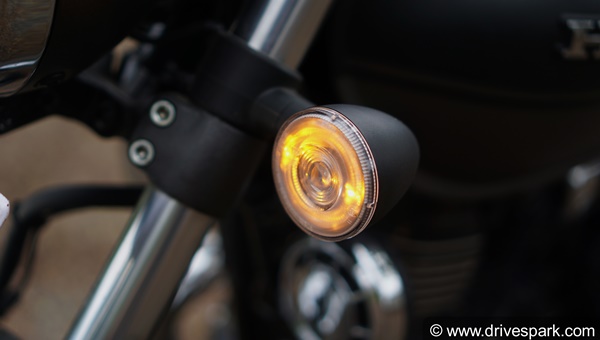 Honda H’ness CB350 Review (First Ride): होंडा हाईनेस सीबी 350: परफोर्मेंस, माइलेज, फीचर्स, कीमत, प्रतिस्पर्धी, वैरिएंट जानकारी