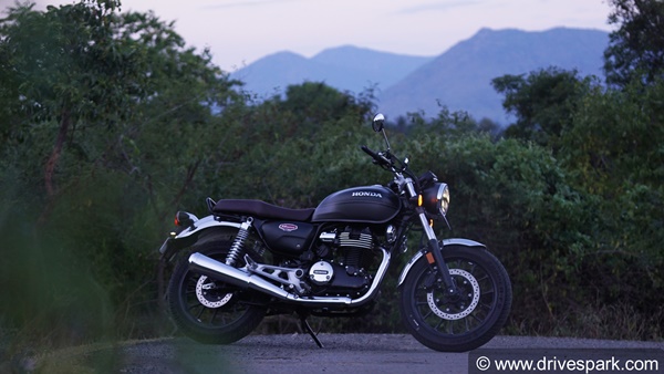 Honda H’ness CB350 Review (First Ride): होंडा हाईनेस सीबी 350: परफोर्मेंस, माइलेज, फीचर्स, कीमत, प्रतिस्पर्धी, वैरिएंट जानकारी