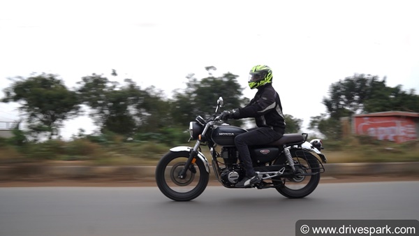 Honda H’ness CB350 Review (First Ride): होंडा हाईनेस सीबी 350: परफोर्मेंस, माइलेज, फीचर्स, कीमत, प्रतिस्पर्धी, वैरिएंट जानकारी