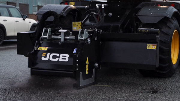 JCB Pothole Pro Launched: जेसीबी ने पॉटहोल प्रो किया लॉन्च, सिर्फ 8 मिनट में होगी गड्ढें की मरम्मत