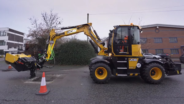 JCB Pothole Pro Launched: जेसीबी ने पॉटहोल प्रो किया लॉन्च, सिर्फ 8 मिनट में होगी गड्ढें की मरम्मत