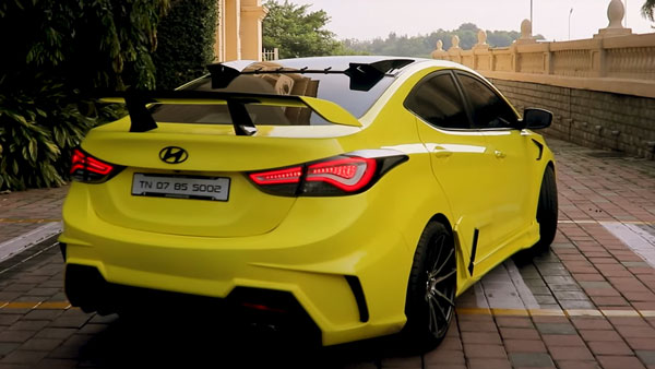 Hyundai Elantra Modification: इस हुंडई एलांट्रा कार से नहीं हटा पाएंगे नजरें, देखें