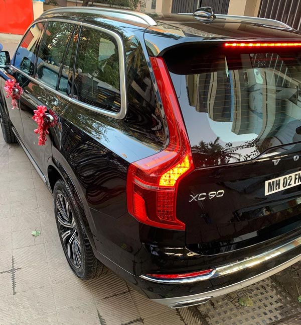 Actress Nia Sharma Buys New Car: टीवी एक्ट्रेस निया शर्मा ने खरीदी 87 लाख रुपये की नई कार, दिखने में लगती है बेहद आकर्षक