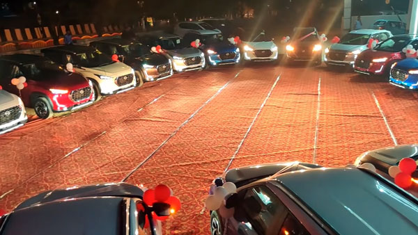 Nissan Magnite Delivery Record: निसान डीलर ने एक दिन में 100 मैग्नाईट डिलीवर कर बनाया रिकॉर्ड