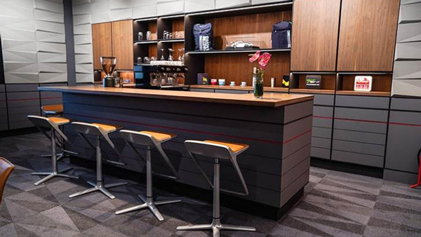 Porsche Opens Studio Cafe Showroom In Delhi: पोर्शे ने दिल्ली में खोला स्टूडियो कैफे शोरूम