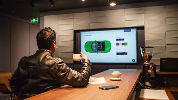 Porsche Opens Studio Cafe Showroom In Delhi: पोर्शे ने दिल्ली में खोला स्टूडियो कैफे शोरूम