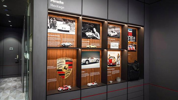 Porsche Opens Studio Cafe Showroom In Delhi: पोर्शे ने दिल्ली में खोला स्टूडियो कैफे शोरूम
