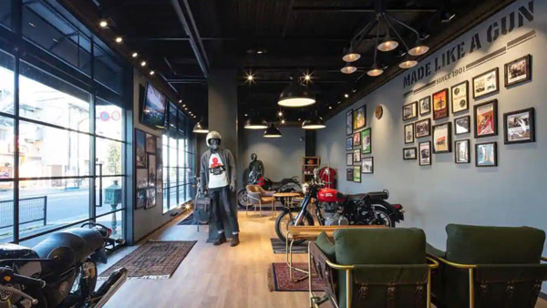 Royal Enfield First Store In Japan: रॉयल एनफील्ड ने जापान में खोला अपना शोरूम, पांच मॉडलों की करेगी बिक्री