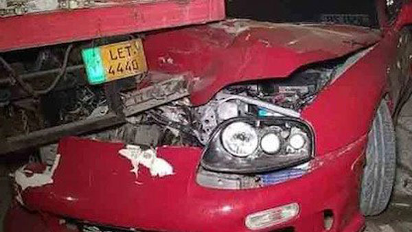 Shoaib Malik Car Crash: शोएब मलिक की कार का हुआ हादसा, स्पोर्ट्स कार ट्रक से टकराई