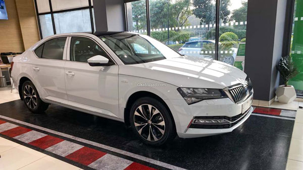 2021 Skoda Superb Reaches Dealership: नई स्कोडा सुपर्ब पहुंची डीलरशिप, जल्द होगी भारत में लॉन्च