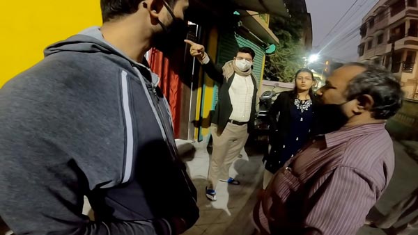 सुपर बाइक की तेज आवाज के कारण पड़ोसी हुए नाराज, बुला ली पुलिस सुपर बाइक की तेज आवाज के कारण पड़ोसी हुए नाराज, बुला ली पुलिस