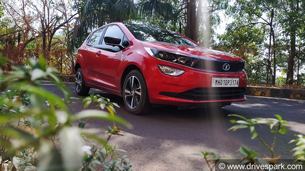 Tata Altroz Sales Milestone: टाटा अल्ट्रोज ने सिर्फ 12 महीने में छुआ 50,000 का आकड़ा, पेट्रोल मॉडल का रहा दबदबा Tata Altroz Sales Milestone: टाटा अल्ट्रोज ने सिर्फ 12 महीने में छुआ 50,000 का आकड़ा, पेट्रोल मॉडल का रहा दबदबा