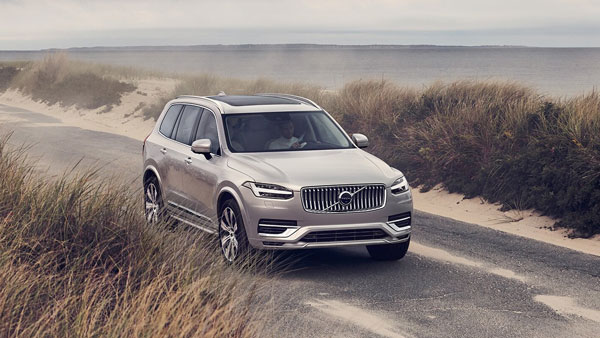 Actress Nia Sharma Buys New Car: टीवी एक्ट्रेस निया शर्मा ने खरीदी 87 लाख रुपये की नई कार, दिखने में लगती है बेहद आकर्षक