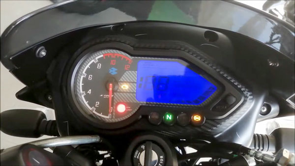 New Bajaj Pulsar 180 Spotted At Dealership: नई बजाज पल्सर 180 डीलरशिप पर पहुंची, जल्द होगी लाॅन्च