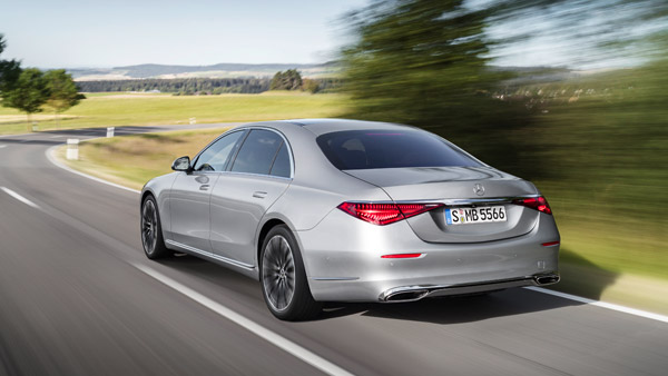 Next-Gen Mercedes Benz C-Class: नेक्सट जनरेशन मर्सिडीज-बेंज सी-क्लास 23 फरवरी को होगी पेश, जानें