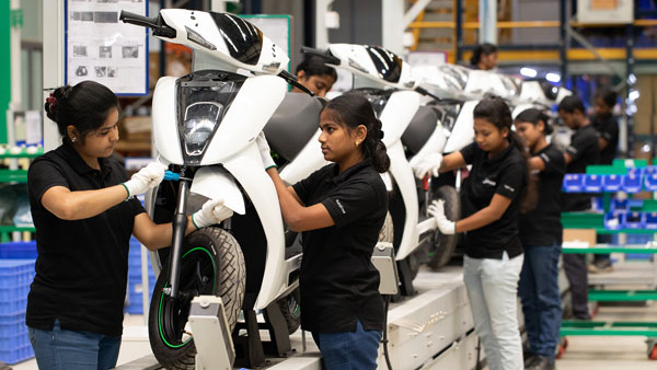 Ather Energy New Retail Outlet: एथर एनर्जी ने अहमदाबाद में खोला अपना नया रीटेल आउटलेट, जानें