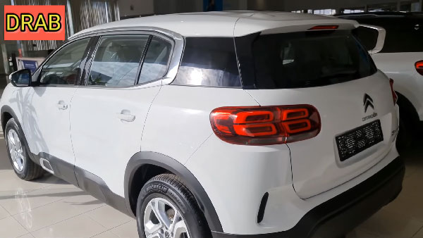 Citroen C5 Aircross At Dealership: सिट्रोन सी5 एयरक्रॉस डीलरशिप पर आई नजर, जल्द होने वाली है लॉन्च