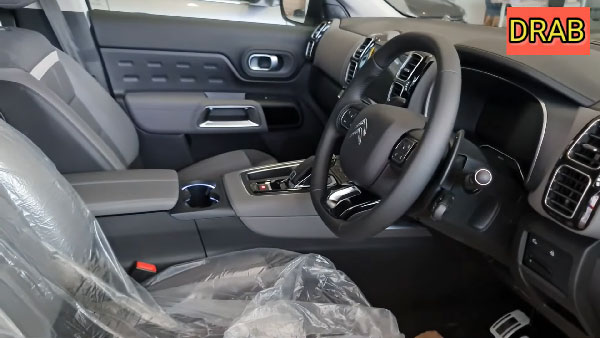 Citroen C5 Aircross At Dealership: सिट्रोन सी5 एयरक्रॉस डीलरशिप पर आई नजर, जल्द होने वाली है लॉन्च