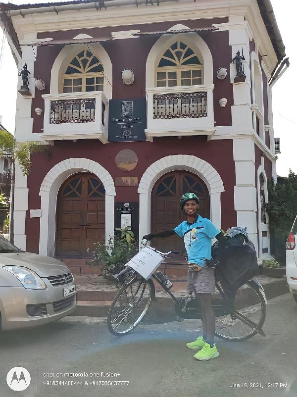 Kerala To Kashmir By Bicycle: चाय बेचने वाला यह लड़का साइकिल से तय करेगा केरल से कश्मीर तक का सफर