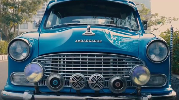 Hindustan Ambassador Customized: हिंदुस्तान एम्बेसेडर को किया कस्टमाइज, देखने में लग रही शानदार