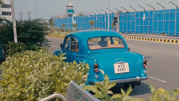 Hindustan Ambassador Customized: हिंदुस्तान एम्बेसेडर को किया कस्टमाइज, देखने में लग रही शानदार