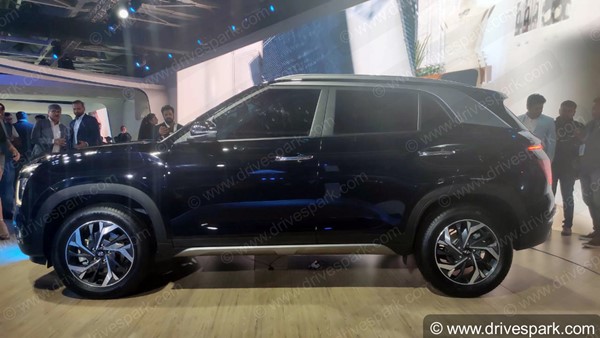 Hyundai Creta 7-Seater Spied: हुंडई क्रेटा 7-सीटर टेस्टिंग के दौरान दिखी, इंटीरियर की जानकारियां आई सामने Hyundai Creta 7-Seater Spied: हुंडई क्रेटा 7-सीटर टेस्टिंग के दौरान दिखी, इंटीरियर की जानकारियां आई सामने