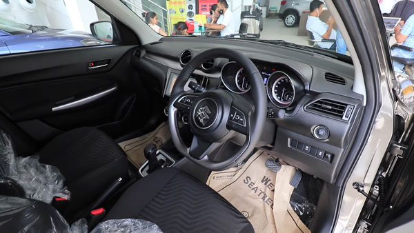 2021 Maruti Swift ZXi+ First Look: नई मारुति स्विफ्ट ए़डएक्सआई+ डीलरशिप पर आई नजर, देखें वीडियो