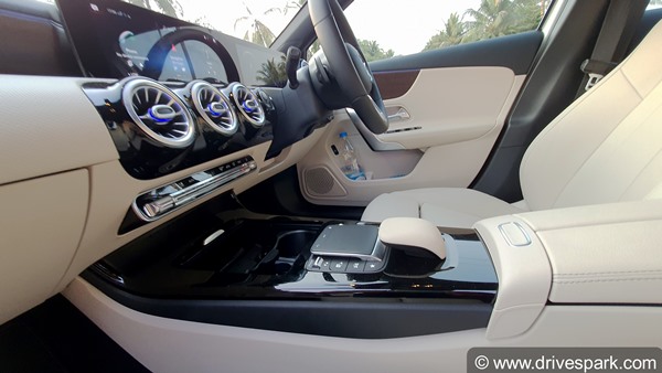 Mercedes A-Class Limousine Review In Hindi: मर्सिडीज बेंज ए-क्लास लिमोजिन रिव्यू: लुभावनी स्टाइल व डिजाईन!