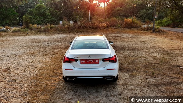 Mercedes A-Class Limousine Review In Hindi: मर्सिडीज बेंज ए-क्लास लिमोजिन रिव्यू: लुभावनी स्टाइल व डिजाईन!