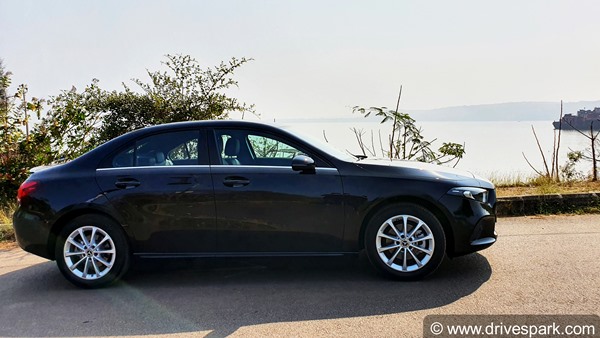 Mercedes A-Class Limousine Review In Hindi: मर्सिडीज बेंज ए-क्लास लिमोजिन रिव्यू: लुभावनी स्टाइल व डिजाईन!