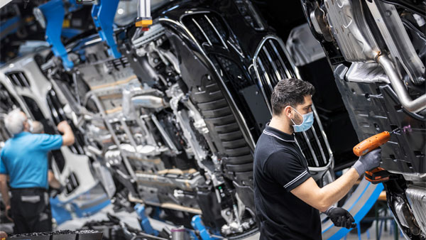 Mercedes Benz Production Milestone: मर्सिडीज-बेंज ने 5 करोड़ वाहन बनाने का आंकड़ा किया पार
