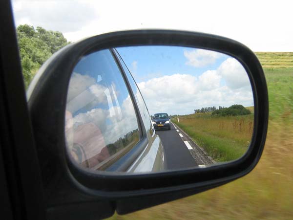 Ford India Traffic Awareness Report: 97% कार चालक ड्राइव करते समय करते हैं मोबाइल फोन का इस्तेमाल