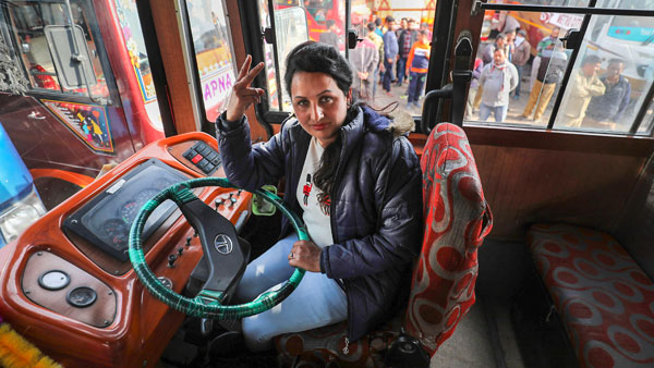 Free Driving Training For Women: मध्य प्रदेश ट्रांस्पोर्ट विभाग ने महिलाओं के लिए शुरू की मुफ्त ड्राइविंग प्रशिक्षण Free Driving Training For Women: मध्य प्रदेश ट्रांस्पोर्ट विभाग ने महिलाओं के लिए शुरू की मुफ्त ड्राइविंग प्रशिक्षण