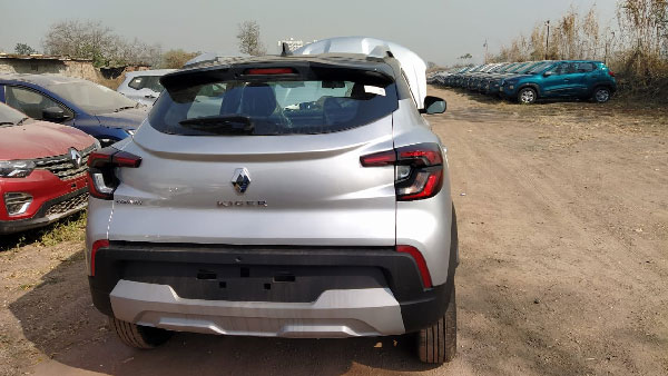 Renault Spotted With Brown Color: ब्राउन पेंट स्कीम के साथ डीलरशिप पर नजर आई रेनॉल्ट काइगर