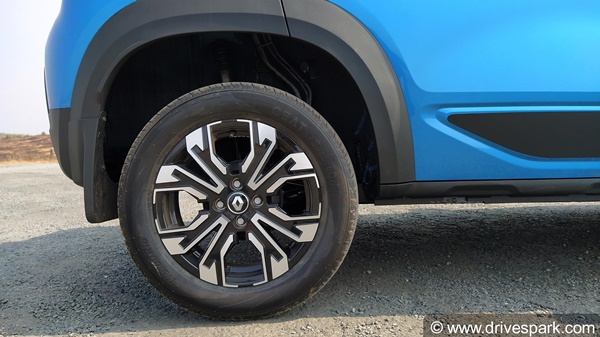 Renault Kiger Review In Hindi: रेनॉल्ट काइगर रिव्यू: डिज़ाइन, फीचर्स, इंजन, हैंडलिंग जानकारी