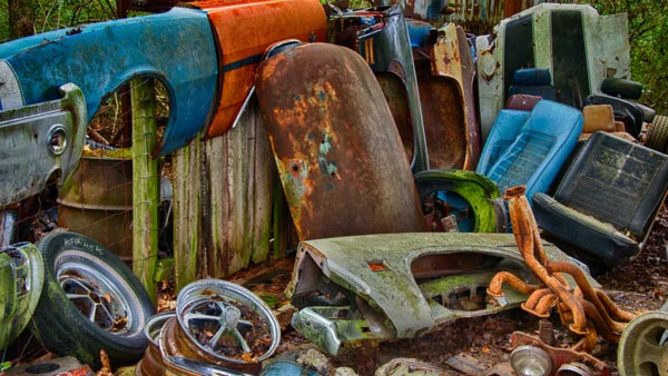 Vehicle Scrapping Policy: पुराने वाहन फैला रहे हैं अधिक प्रदूषण, 1 करोड़ वाहनों को किया जाएगा स्क्रैप