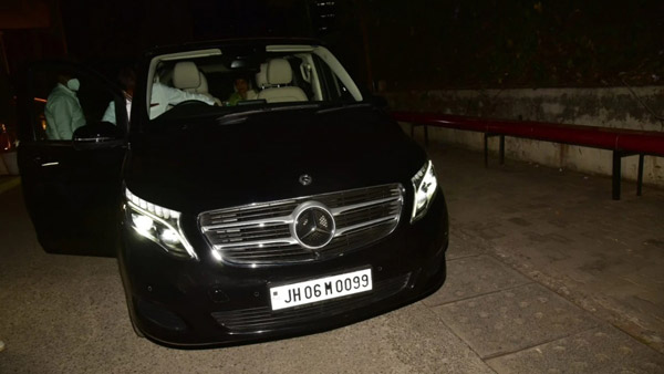 Shilpa Shetty Buys New Mercedes-Benz V Class: शिल्पा शेट्टी ने खरीदी नई मर्सिडीज-बेंज वी क्लास एमपीवी, देखें Shilpa Shetty Buys New Mercedes-Benz V Class: शिल्पा शेट्टी ने खरीदी नई मर्सिडीज-बेंज वी क्लास एमपीवी, देखें