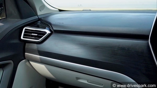  2021 टाटा सफारी रिव्यू: परफॉर्मेंस, हैंडलिंग, डिज़ाइन