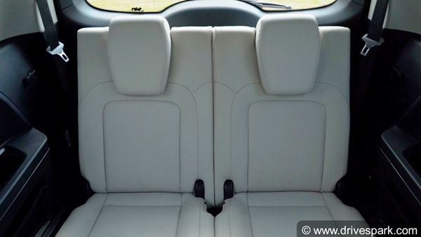  2021 टाटा सफारी रिव्यू: परफॉर्मेंस, हैंडलिंग, डिज़ाइन