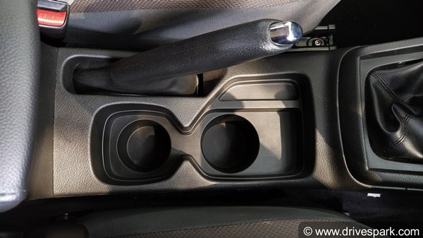 Toyota Urban Cruiser Review In Hindi: टोयोटा अर्बन क्रूजर रिव्यू: डिजाईन, फीचर्स, इंजन, ड्राइविंग, हैंडलिंग, माइलेज जानकारी