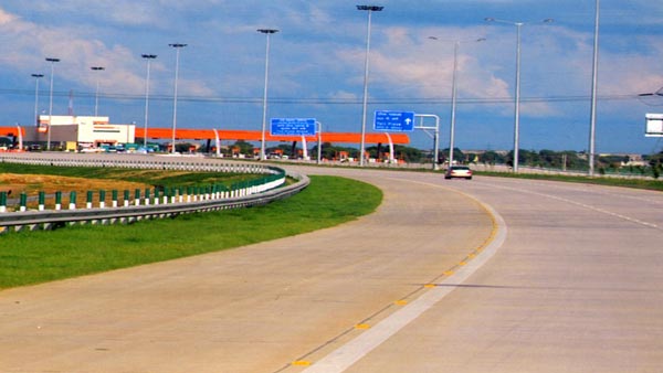 Yamuna Expressway: यमुना एक्सप्रेसवे पर गाड़ी चलाने के लिए अब जरूरी है यह ऐप, करें लें इंस्टाॅल