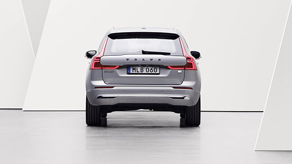 2021 Volvo XC60 Facelift Unveiled: नई वोल्वो एक्ससी60 फेसलिफ्ट का हुआ खुलासा, जानें क्या बदला