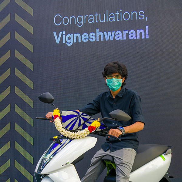 Ather Starts Delivery In Coimbatore: एथर एनर्जी ने कोयंबटूर में अपने स्कूटर की डिलीवरी शुरू की, देखें तस्वीरें