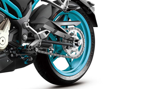 CFMoto 300NK BS6 Launched: सीएफ मोटो 300एनके बीएस6 भारत में हुई लॉन्च, कीमत 2.29 लाख रुपये से शुरू