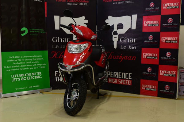 Hero Electric Scooter Sales: हीरो इलेक्ट्रिक ने पिछले साल बेचे 50,000 ई-स्कूटर, जानें आंकड़े