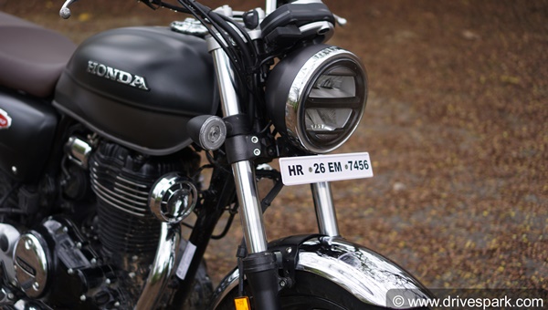 Honda CB350 Sales Milestone: होंडा सीबी350 की बिक्री 13,000 यूनिट के पार, कीमत में हुई वृद्धि