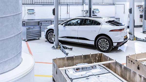 Jaguar I-Pace Launched: जगुआर आई-पेस इलेक्ट्रिक भारत में 1.05 करोड़ रुपये में हुई लॉन्च, देती है 480 किमी का रेंज